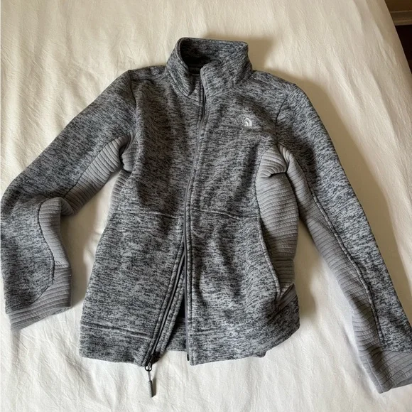 The North Face Heather Gray Fleece Jacket - Picture 1 of 3